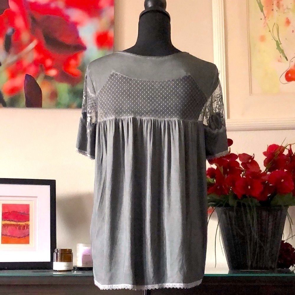 POL Front Lace, Flowy Gray Short Sleeve Small - Picture 4 of 8